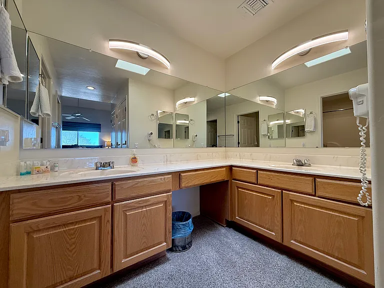 4685 S Tropicana Dr — Photo 11
