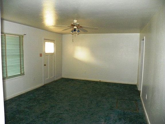 2nd image of 916 W 23rd St