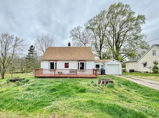 2800 Norwood Ln, Godfrey, IL 62035