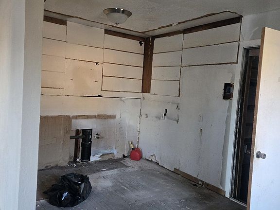 5th image of 3200 Grant St