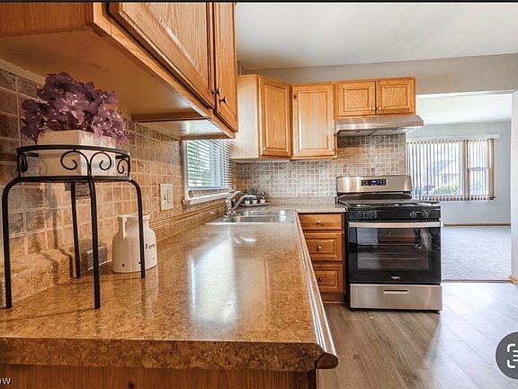 4th image of 1333 W 23rd St