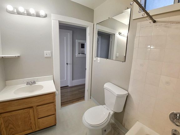 5th image of 381-383 21st Ave #381A