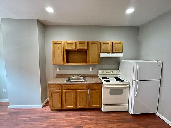 3rd image of 3451 Braddock St Floor 1