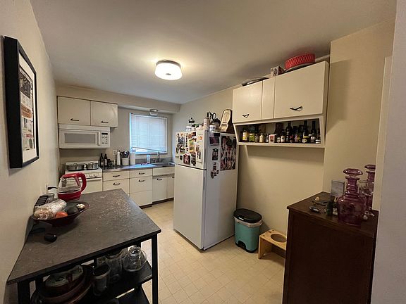 4th image of 120 Lacrosse St #G1