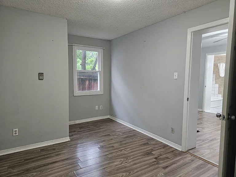 25 Hazel St #7 — Photo 6