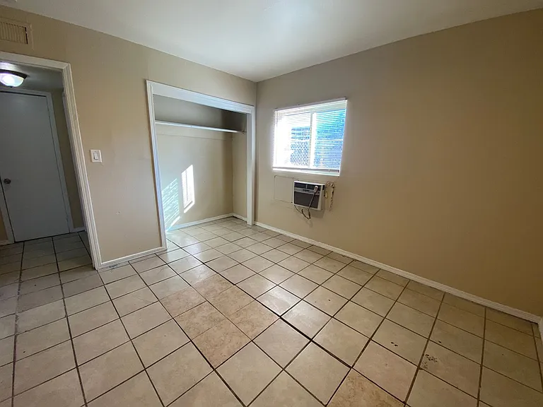 230 W Boston Ave #3 — Photo 6