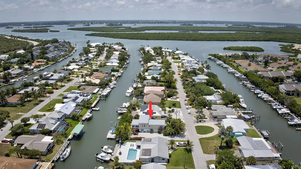 Building Photo - 217 Marina Dr