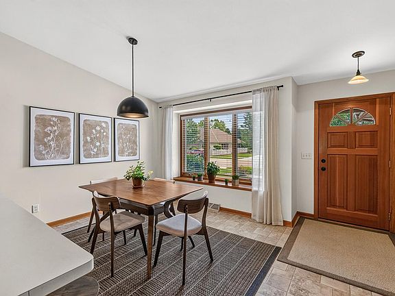 5th image of 626 W Prospect STREET