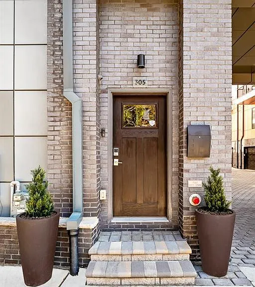 305 Green St — Photo 2