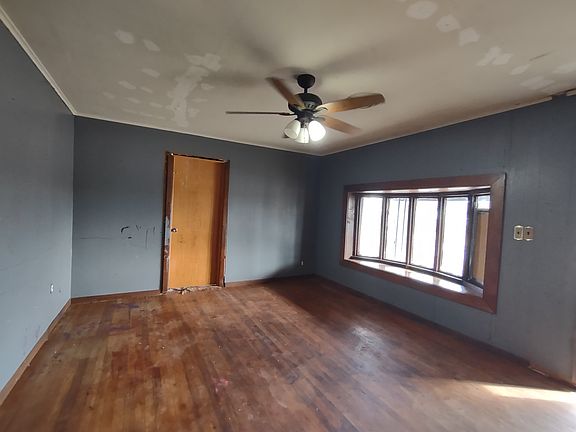 4th image of 208 W Diamond Ave