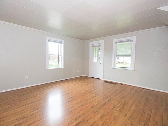 2nd image of 7011 Laverne Ave