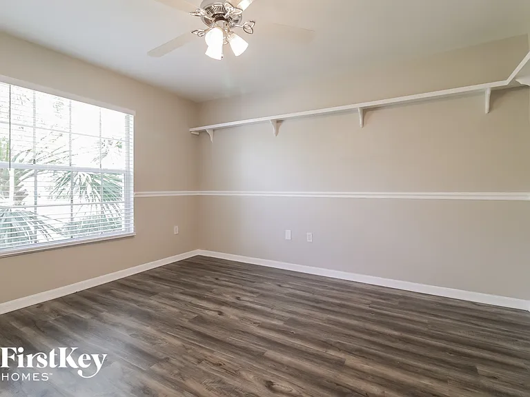 612 SE 17th Ter — Photo 11