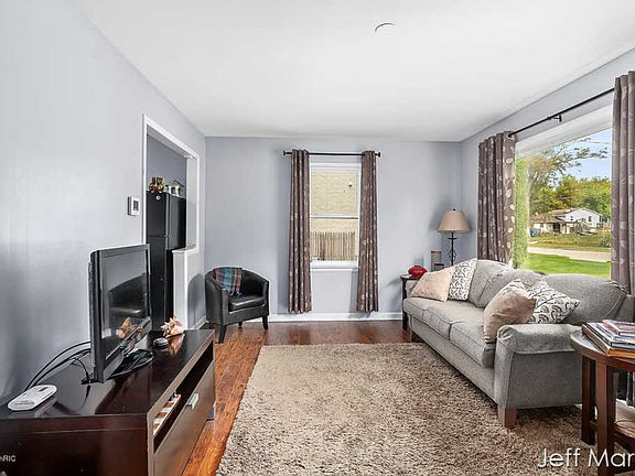 4th image of 5637 Averill Ave SW