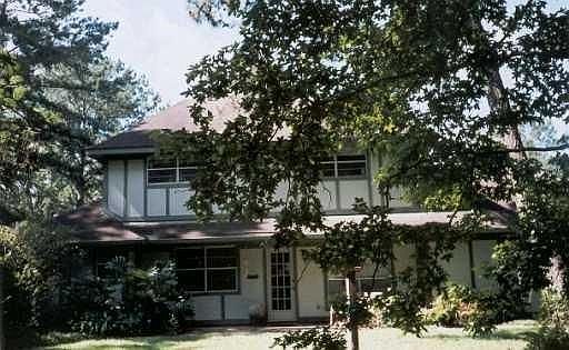 2nd image of 391 E Essex Dr