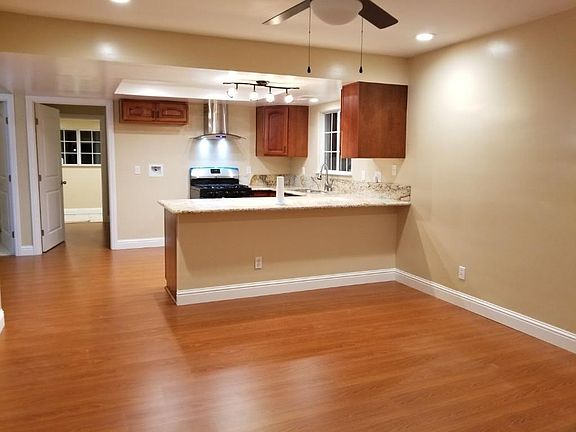 5th image of 725 Maple St