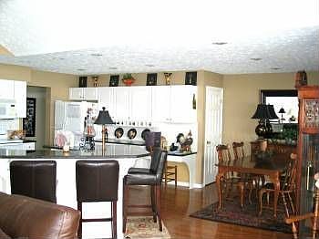 2nd image of 7685 Glenmore Dr