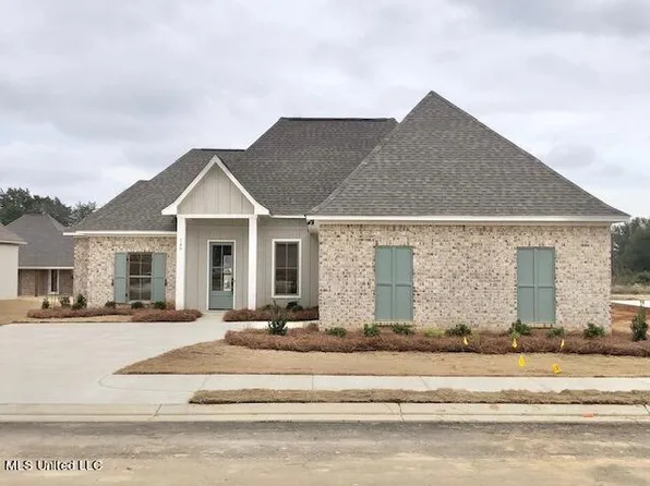 589 E Park St, Canton, MS 39046