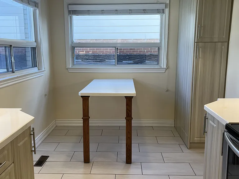 1166 McBride Ave #UPPER — Photo 16