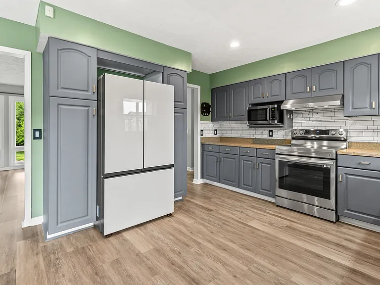 1919 Morrie Dr — Photo 10