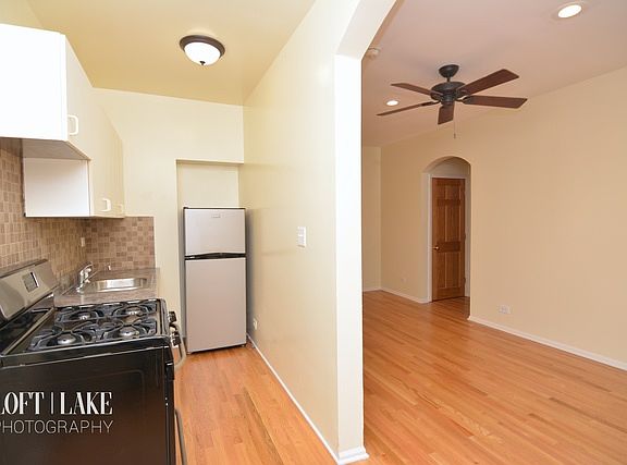2nd image of 6250 N Winthrop Ave APT 110