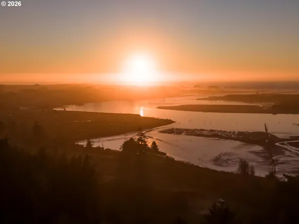 Cody Rd, Bandon, OR 97411