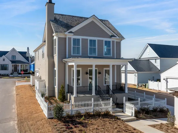 2 Belgard Dr, Greenville, SC 29615