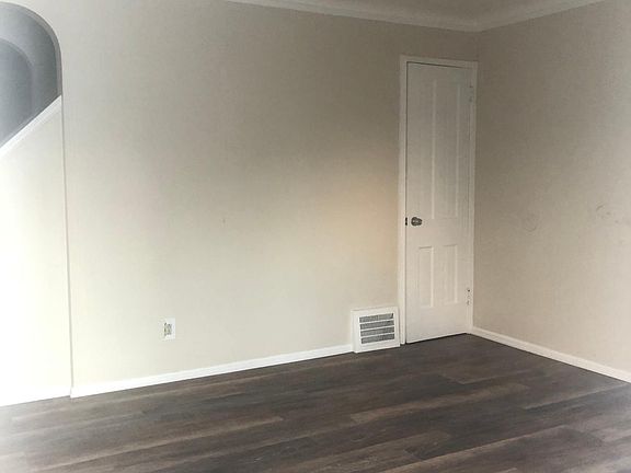 2nd image of 271 E 250th St