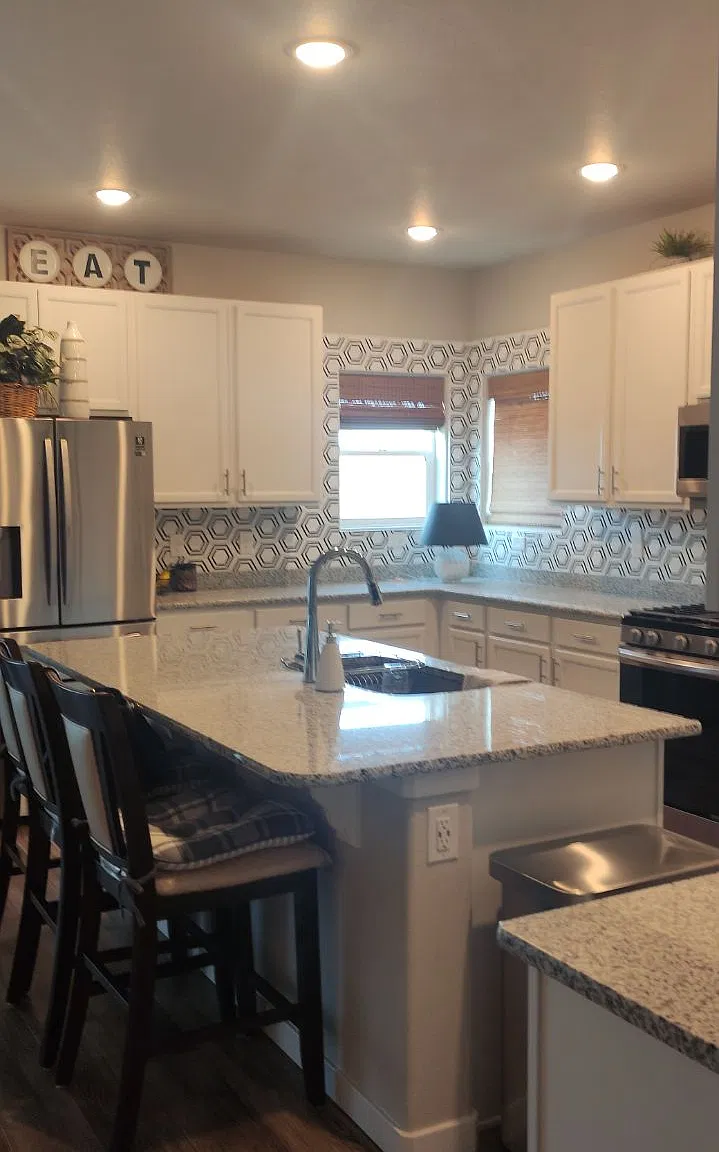 3 bed, 2099 sqft, $2,475 — Photo 3