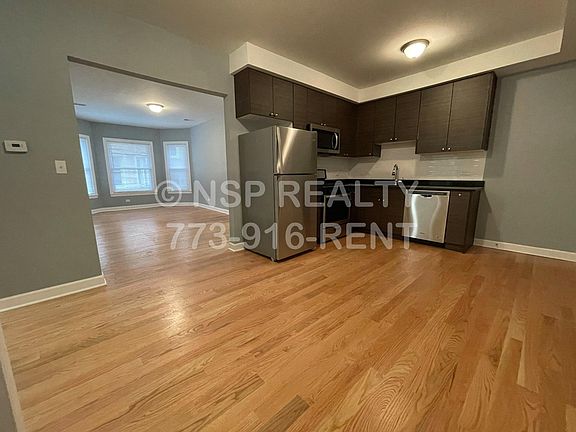 3rd image of 1644 W Pratt Blvd #C