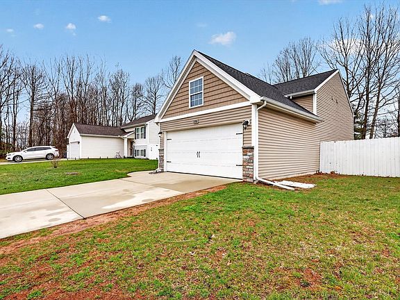 4th image of 72386 Beacon Ct