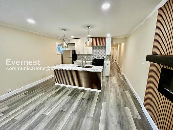 1000 Hill St SE #A — Photo 3