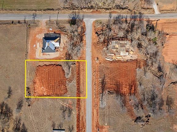 2nd image of 2204 Winter Ridge Rd