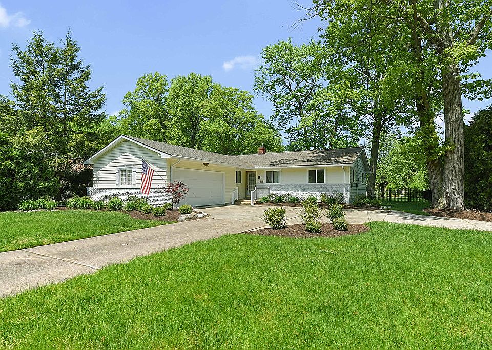 1st image of 24698 Hilliard Blvd