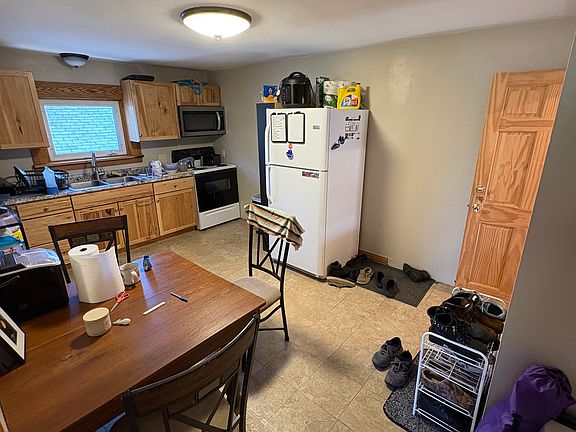 3rd image of 69 E King St #2
