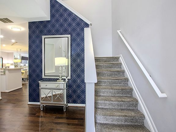 2nd image of 1875 Southhampton Ln