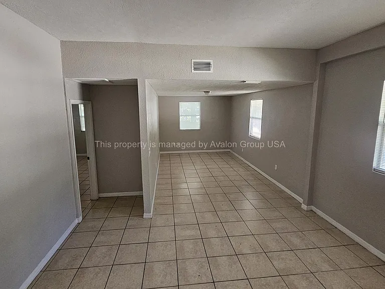 2415 N Canal St — Photo 8