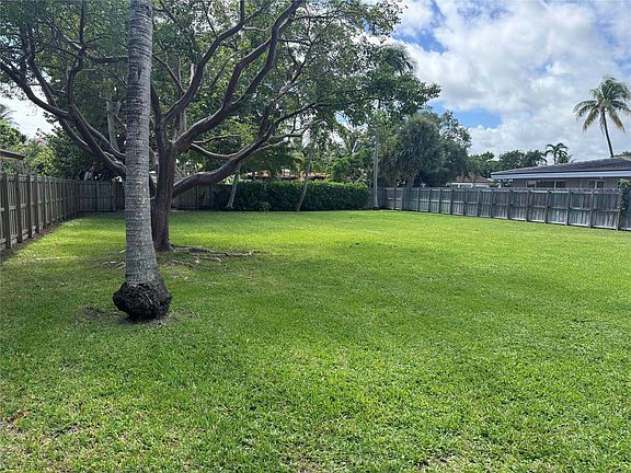 4th image of 3417 Dover Road