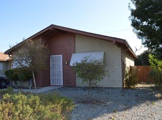 492 Toledo Dr, Hemet, CA 92545