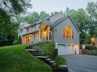 6 Hidden Hill Rd, New Hartford, CT 06057