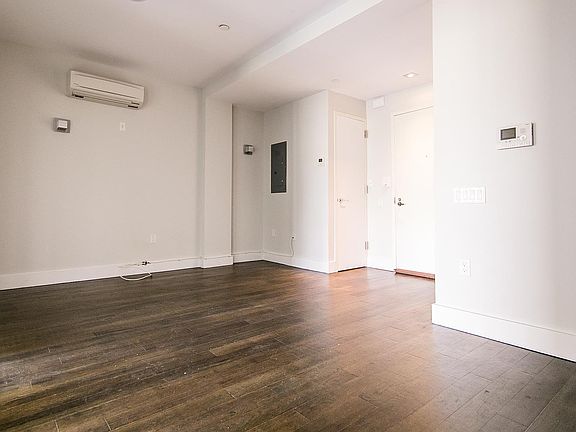 5th image of 167 Graham Ave Unit 2Z