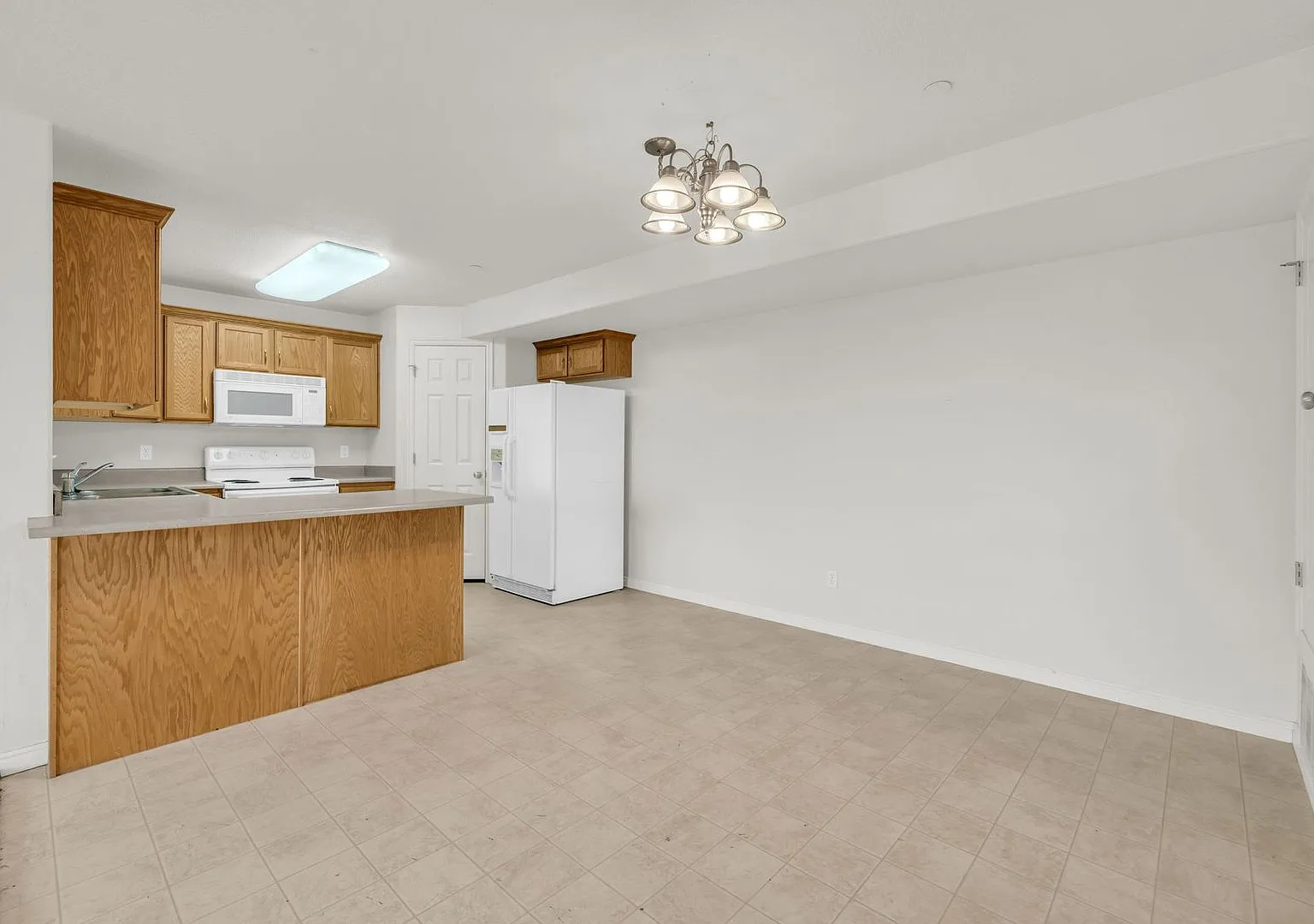 3 Bedroom 2 Bathroom Condo in Eagle Mountain! — Photo 4