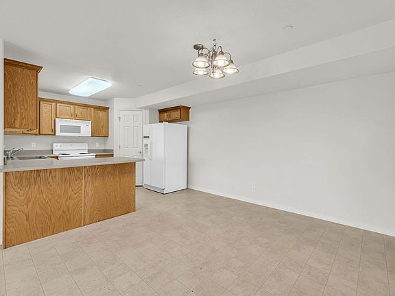 4th image of 3585 E Rock Creek Rd #E8
