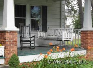 16 Brookside Cir, Candler, NC 28715