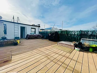 Rented by Level Group