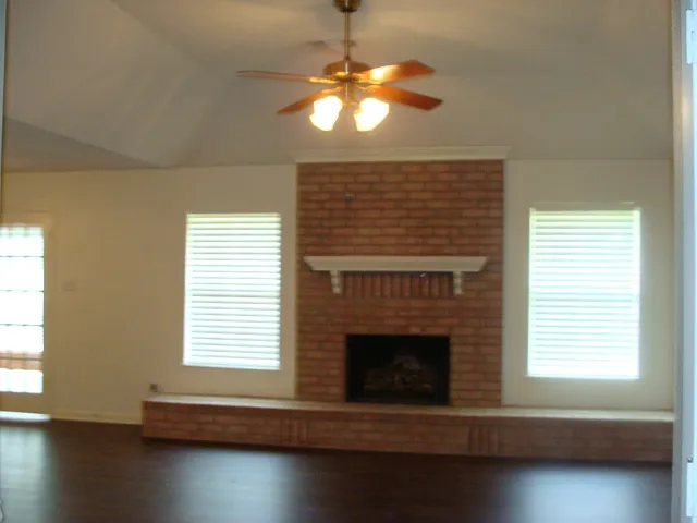 3 bed, 1810 sqft, $1,950 — Photo 4