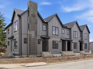 4736 79th St NW #B, Calgary, AB T3B2N8