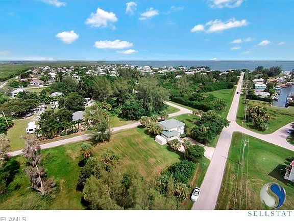 2nd image of 2430 Palm Ave