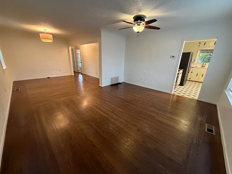 531 Elefa St — Photo 3