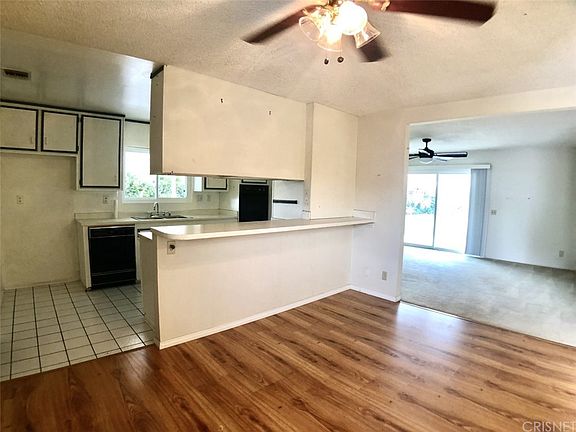 3rd image of 2549 Young Ave