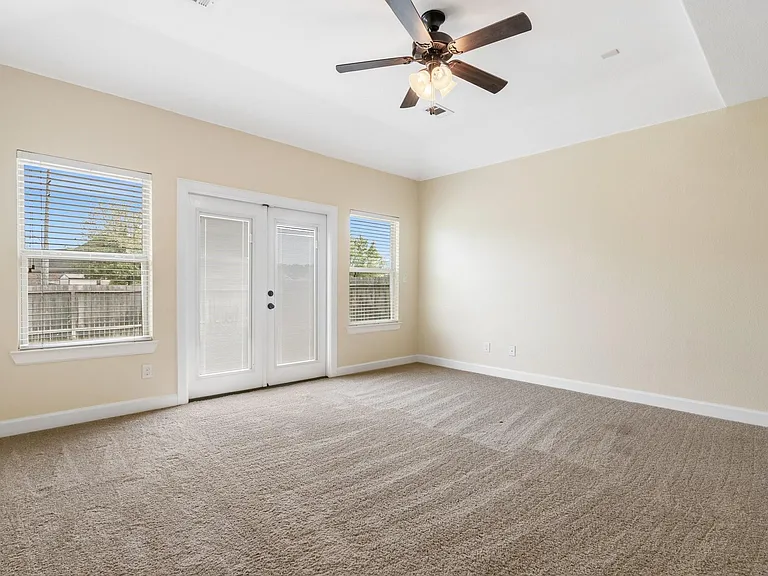 328 Country Crossing Cir — Photo 13